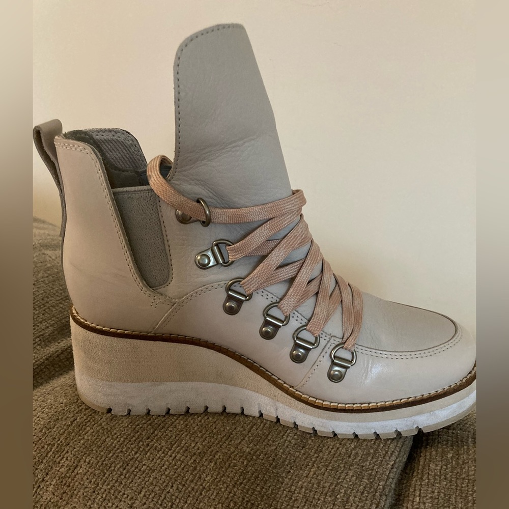 Cole Haan Cream Tan Lace Up Boots with Moc-Toe - Picture 3 of 9